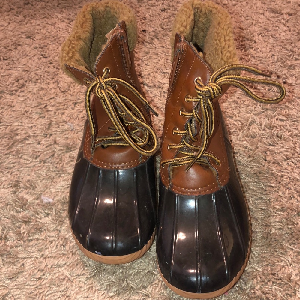 Duck boots
